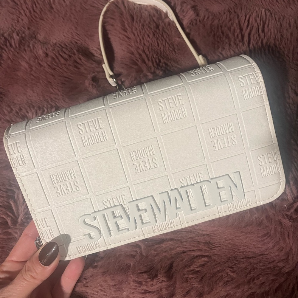 ✨STEVE MADDEN Embossed Crossbody Bag✨